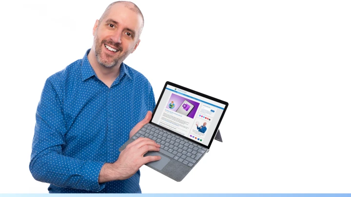 Stefan Malter mit Laptop und Microsoft OneNote